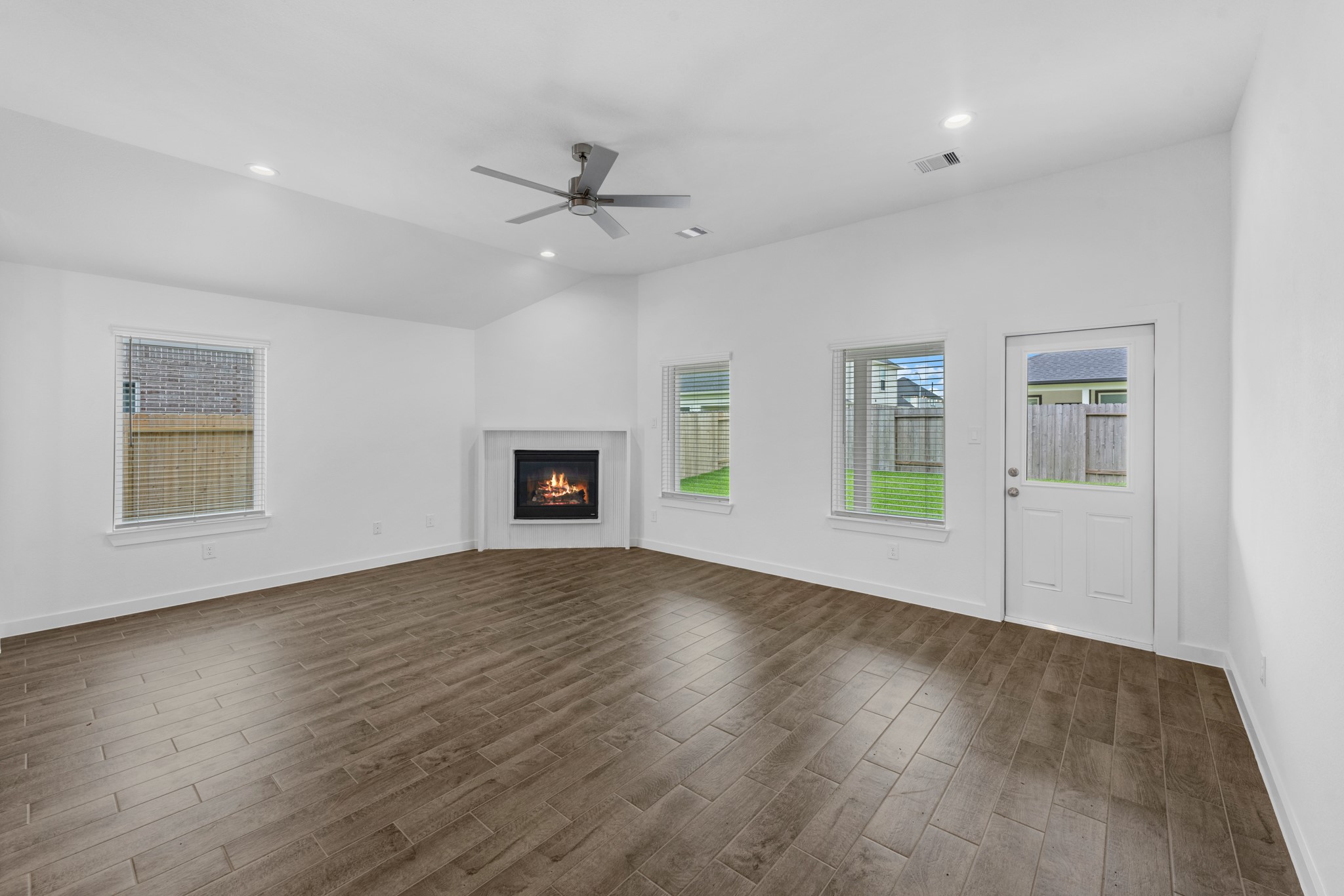 3110 Spitfire Drive Rosenberg, TX 77471 - Photo 8 of 34