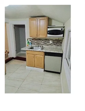 $2,300 | 22 Chestnut Street, Unit C, Westborough, MA 01581