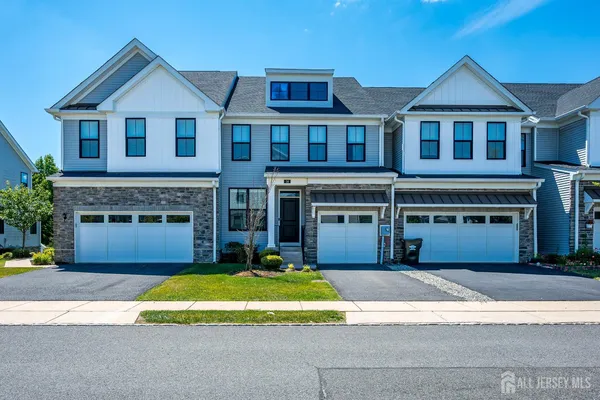 $829,000 | 14 Hyacinth Lane, Monroe Township, NJ 08831