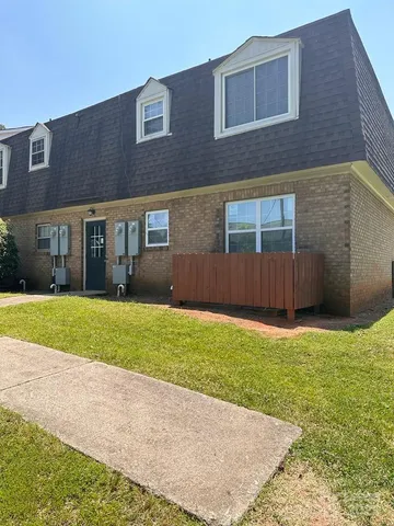 $1,200 | 5808 Hunting Ridge Lane, Unit A, Charlotte, NC 28212