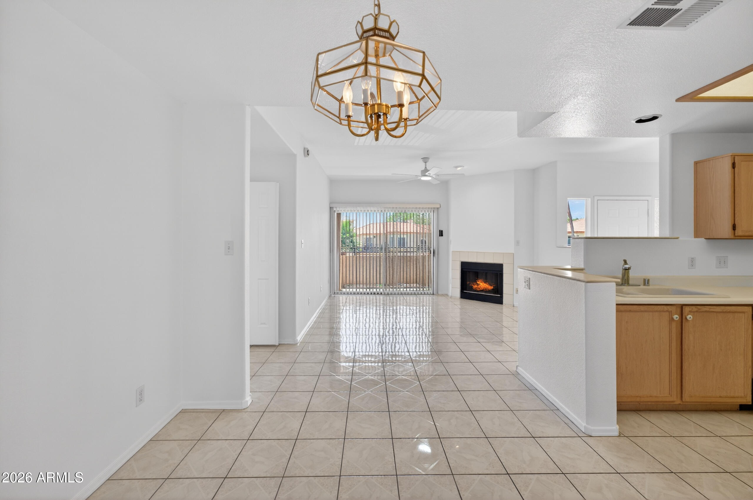 10410 North Cave Creek Road, Unit 2124 Phoenix, AZ 85020 - Photo 9 of 43 8_dsc06053