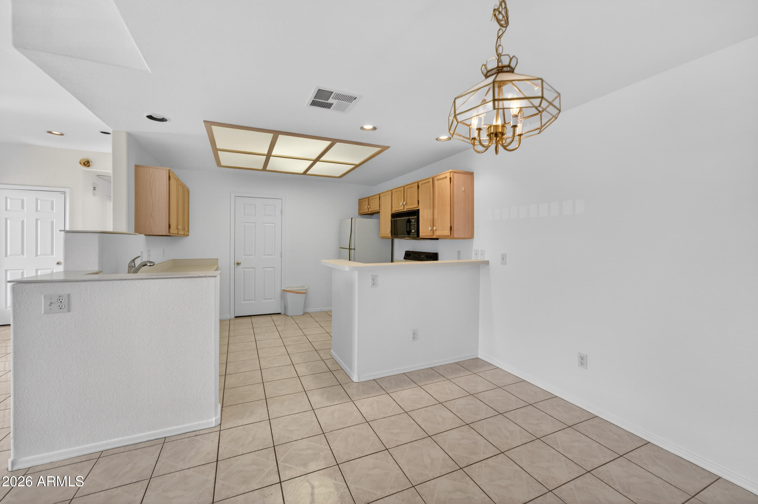 10410 North Cave Creek Road, Unit 2124 Phoenix, AZ 85020 - Photo 10 of 43 9_dsc06056