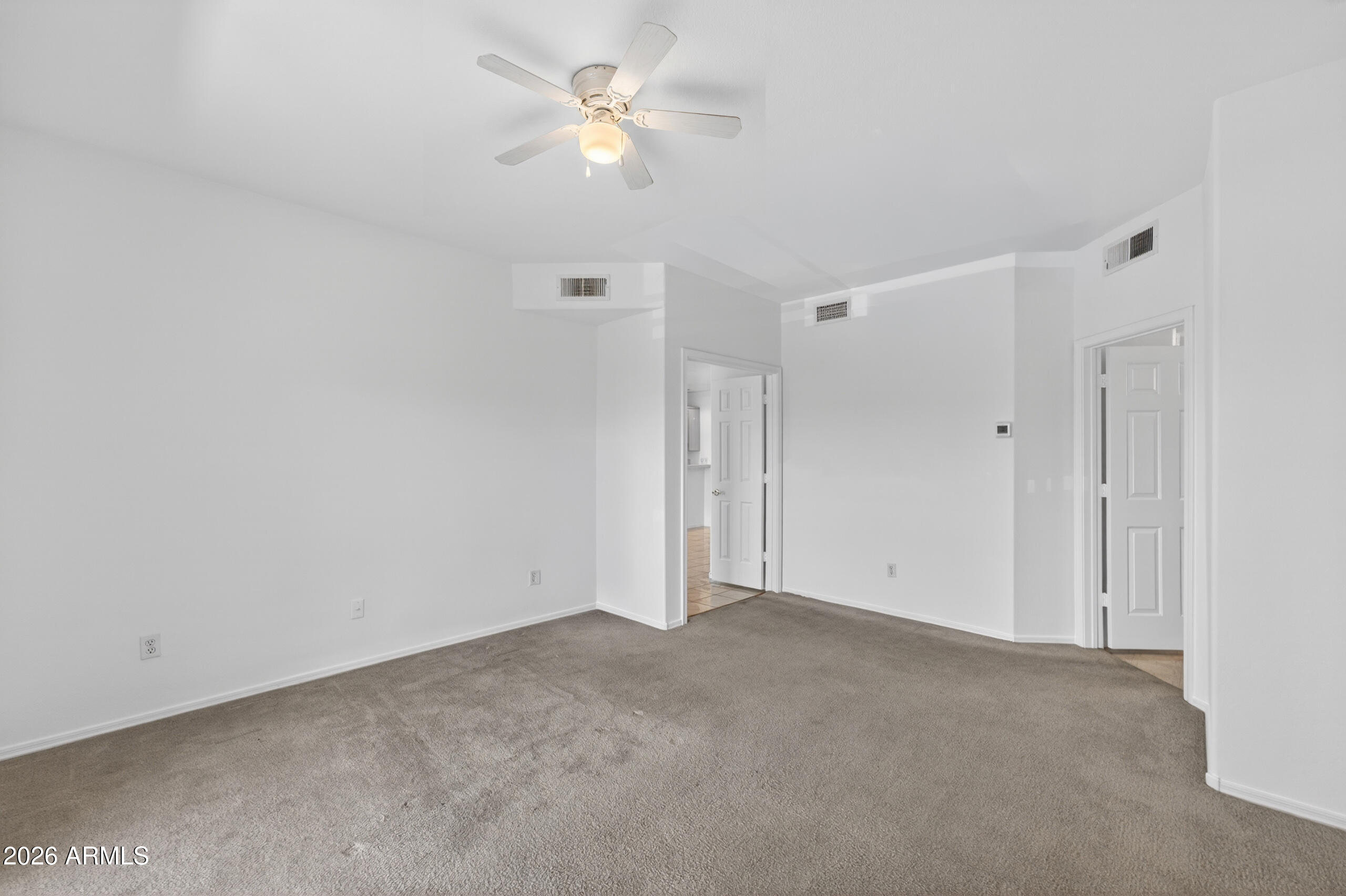 10410 North Cave Creek Road, Unit 2124 Phoenix, AZ 85020 - Photo 18 of 43 17_dsc06089