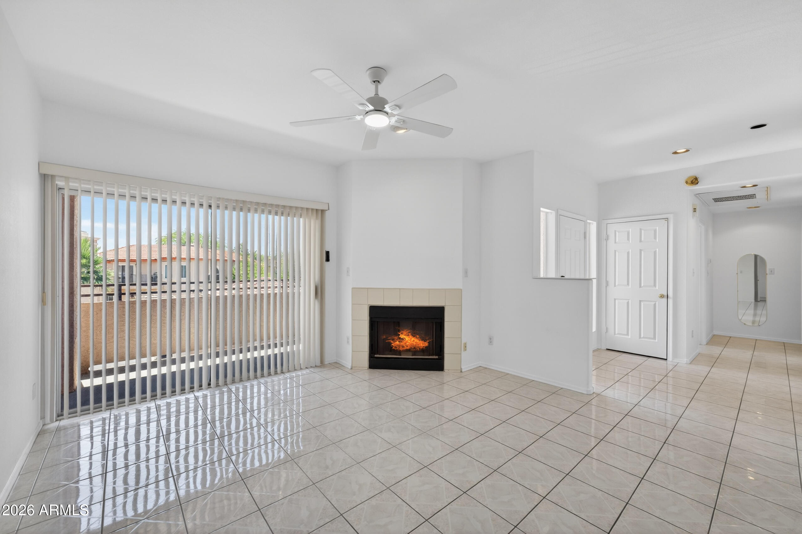 10410 North Cave Creek Road, Unit 2124 Phoenix, AZ 85020 - Photo 7 of 43 6_dsc06044