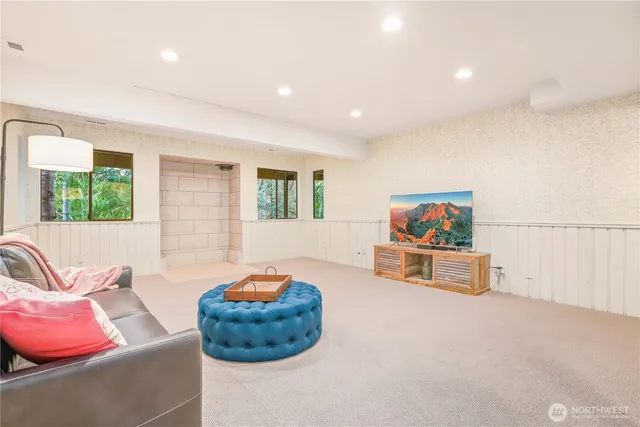 $1,250,000 | 10430 64th Place West, Mukilteo, WA 98275