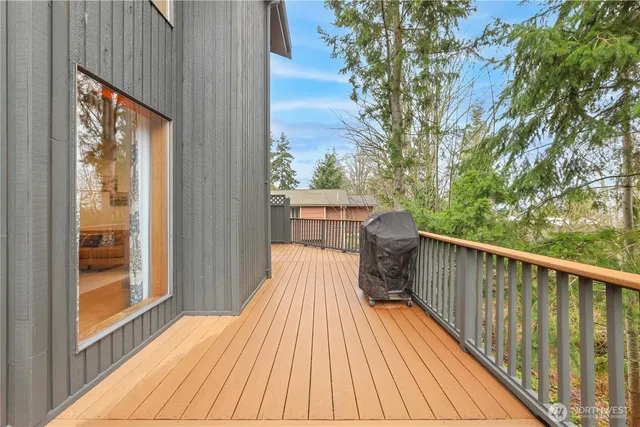 $1,250,000 | 10430 64th Place West, Mukilteo, WA 98275