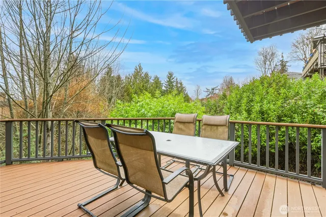 $1,250,000 | 10430 64th Place West, Mukilteo, WA 98275