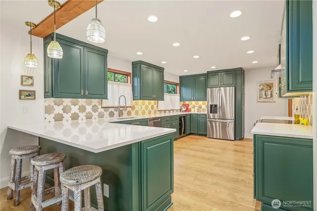 $1,250,000 | 10430 64th Place West, Mukilteo, WA 98275