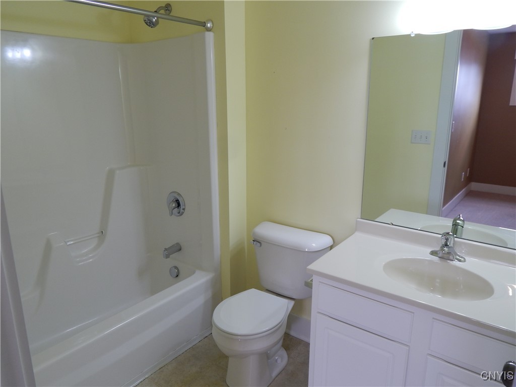 8176 Whitman Way Clay, NY 13090 - Photo 32 of 37