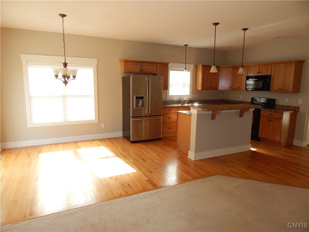 8176 Whitman Way Clay, NY 13090 - Photo 6 of 37