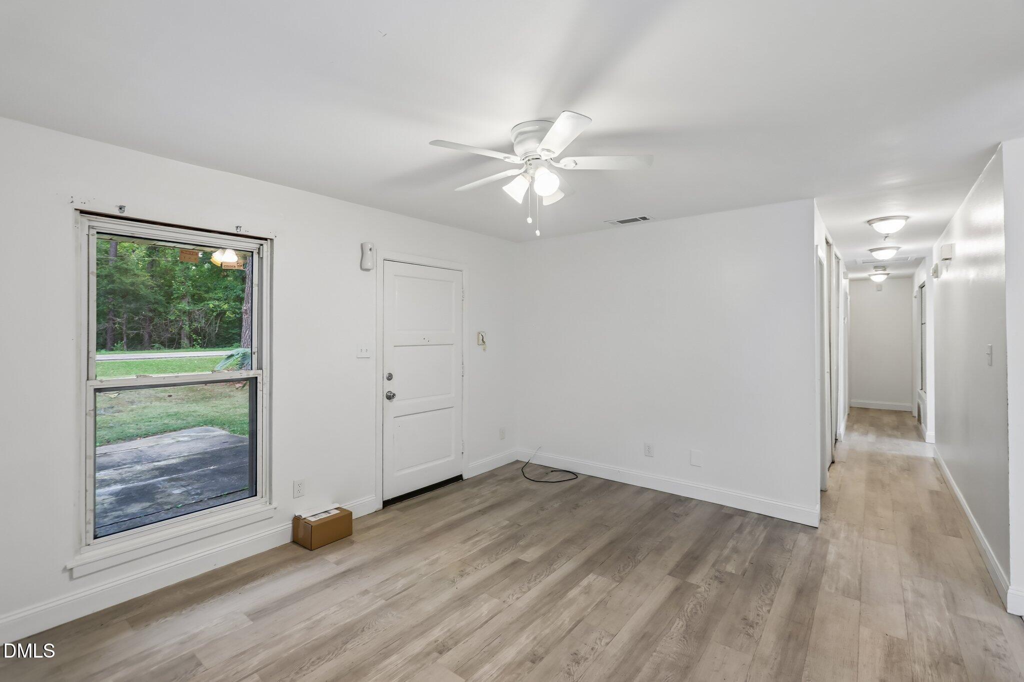 404 Lynn Road Durham, NC 27703 - Photo 5 of 22 6-web-or-mls-Lynn Rd-S0410-006