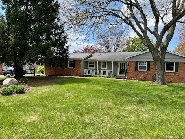 4305 North Hickory Ridge Road Highland, MI 48357 - Photo 1 of 9 Gallery Image 1