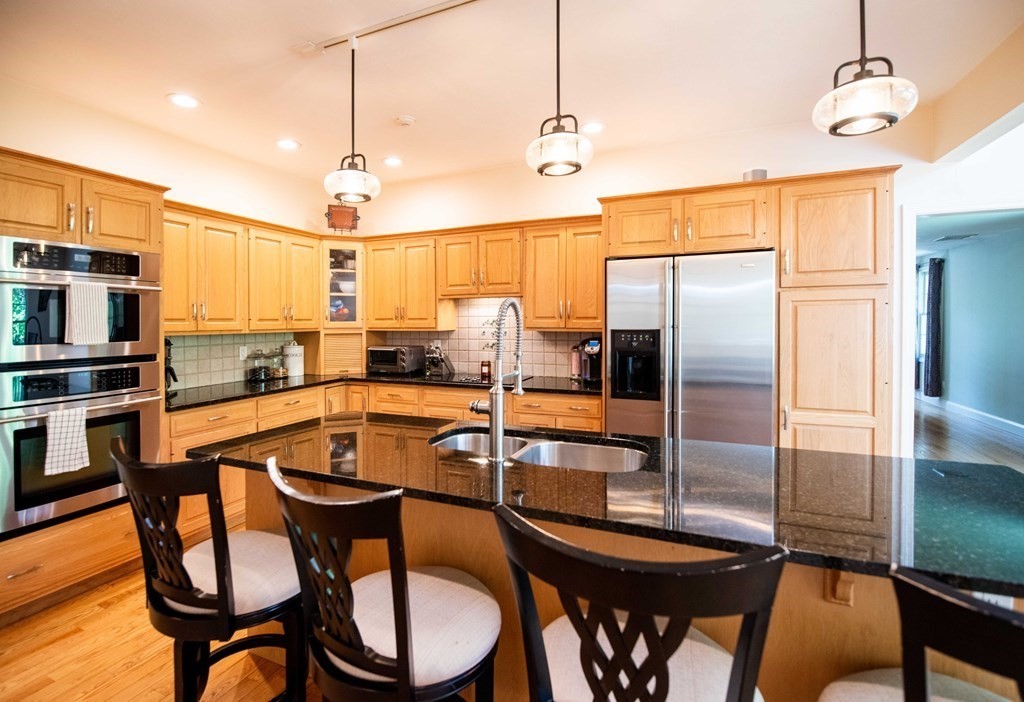 41 Surrey Lane Topsfield, MA 01983 - Photo 7 of 41