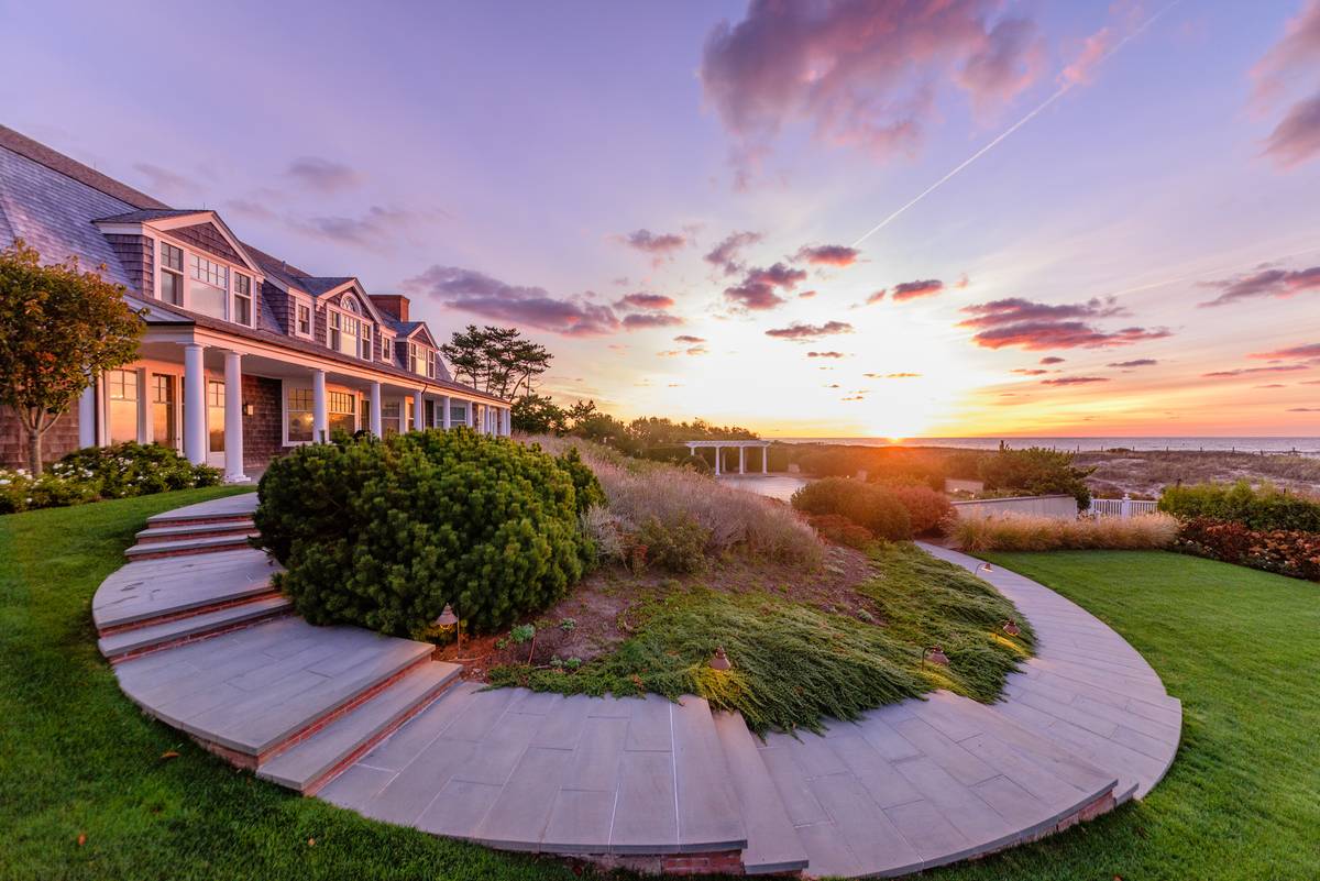 15 West Dune Lane East Hampton, NY 11937 - Photo 1 of 31