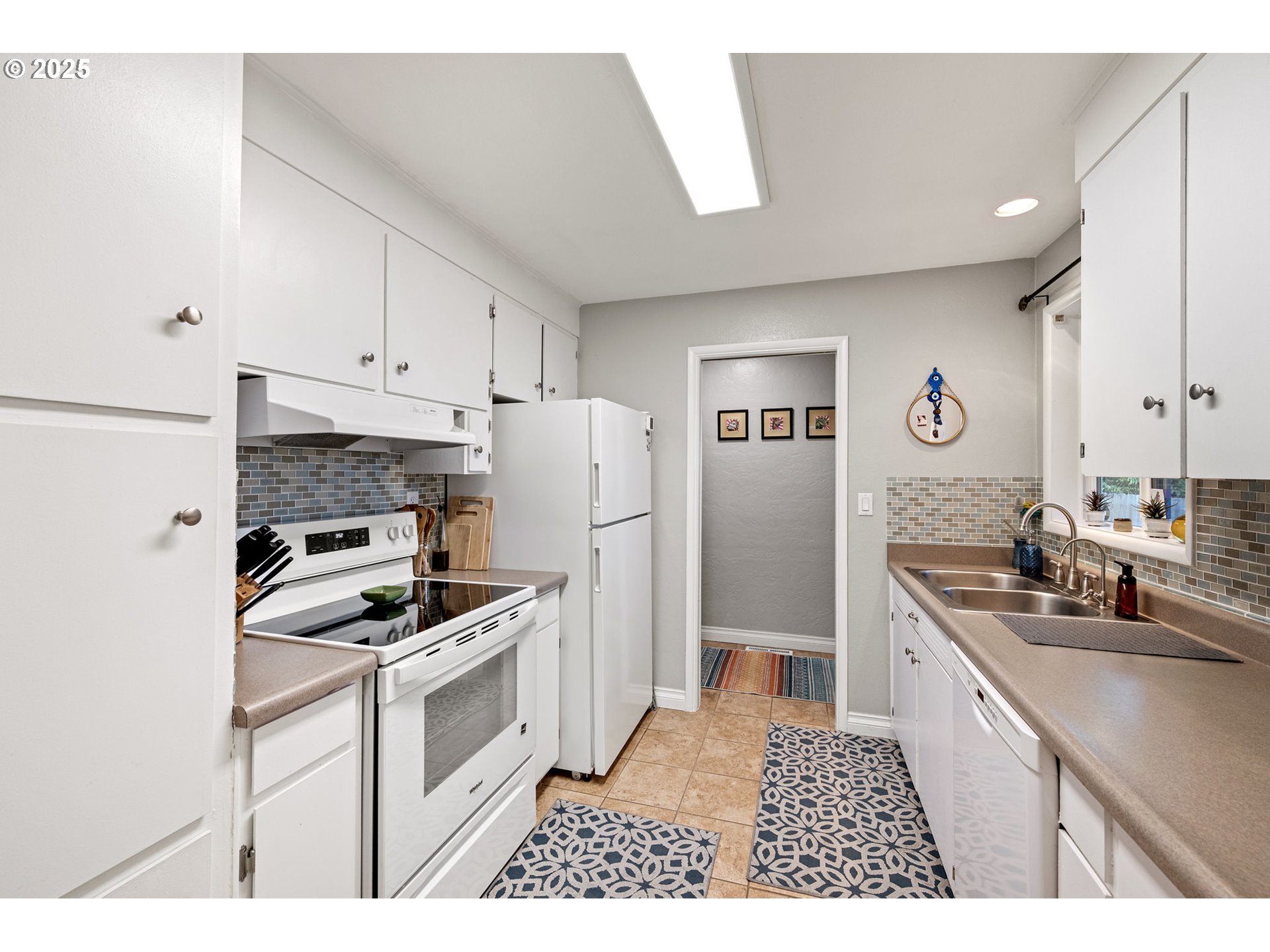 4020 Pearl Street Eugene, OR 97405 - Photo 3 of 22