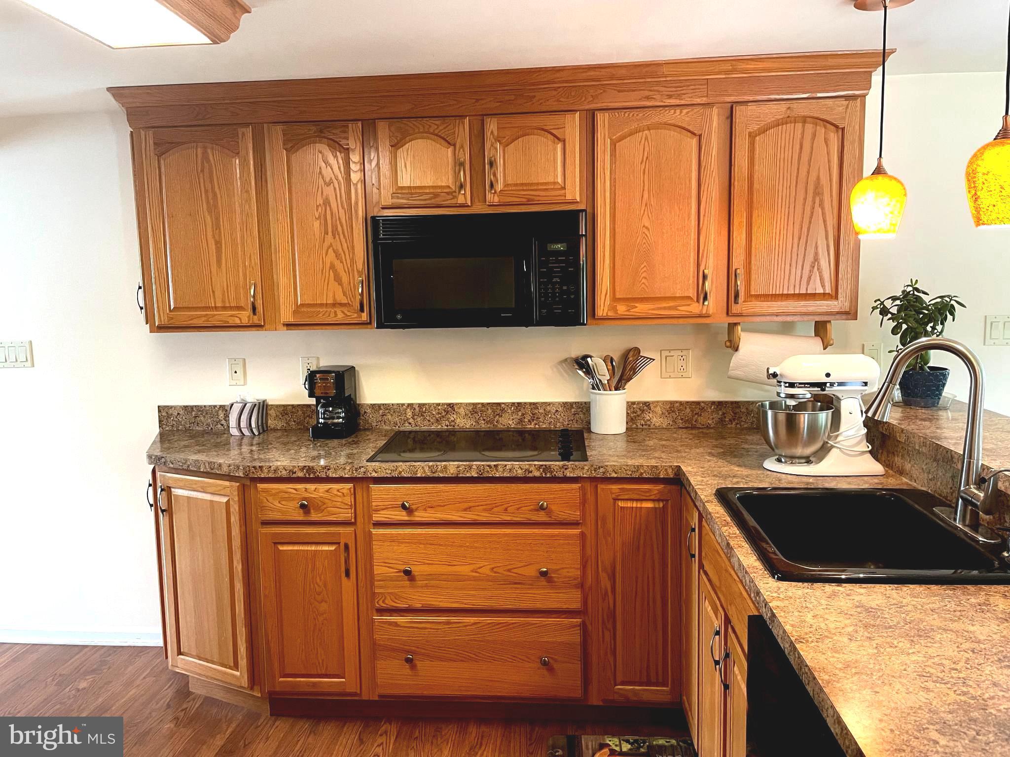 816 Roger Road Warminster, PA 18974 - Photo 10 of 28 Kitchen