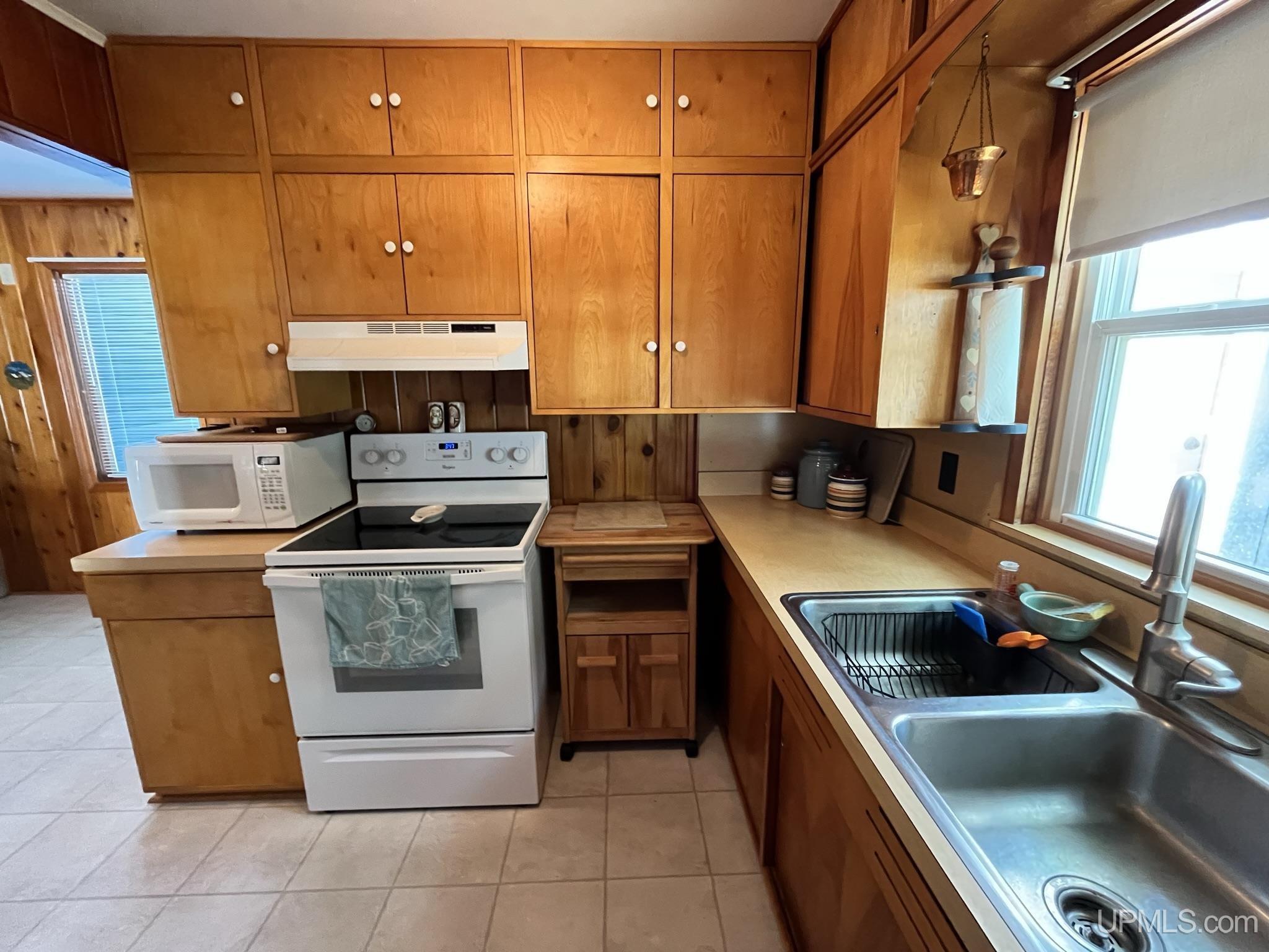869 N East Gulliver Lake Road Gulliver, MI 49840 - Photo 12 of 44