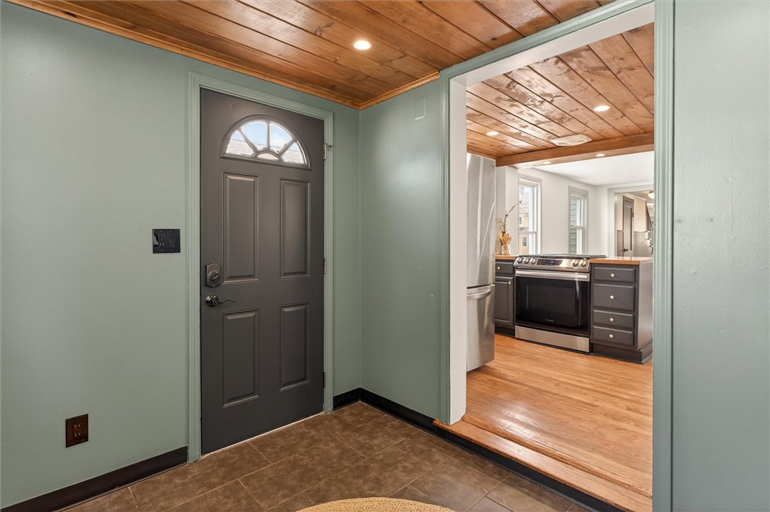 1050 Atlantic Avenue Rochester, NY 14609 - Photo 21 of 50