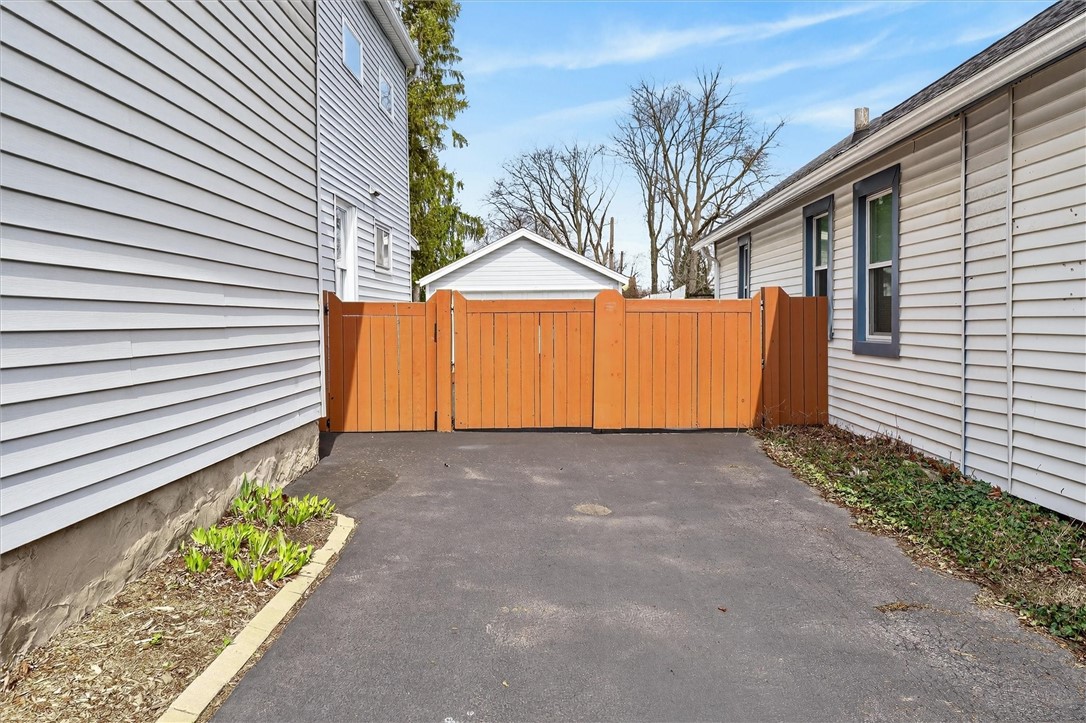 1050 Atlantic Avenue Rochester, NY 14609 - Photo 4 of 50