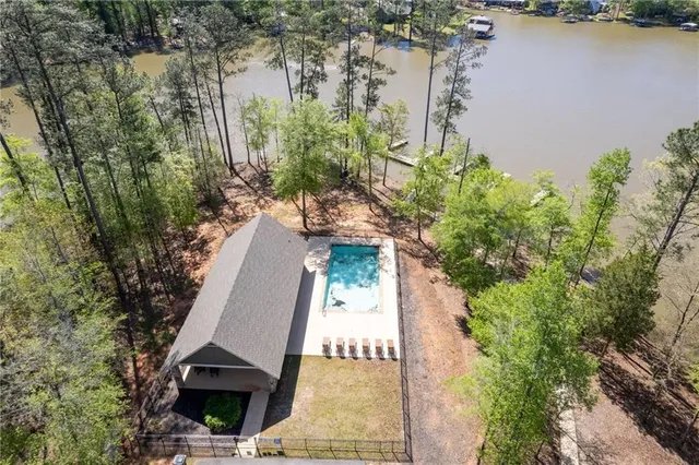 $899,900 | 131 Quiet Cove Way, Monticello, GA 31064