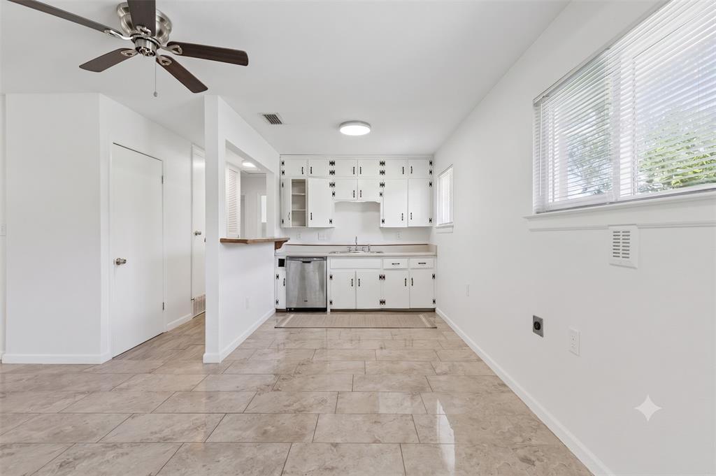 2013 Alan-A-Dale Road Arlington, TX 76013 - Photo 5 of 13