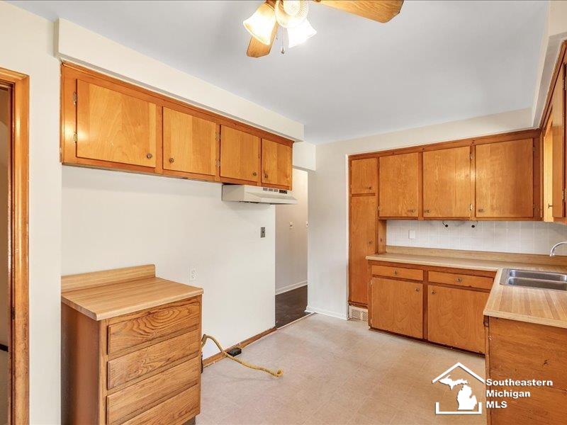 7850 Harding Street Taylor, MI 48180 - Photo 15 of 38