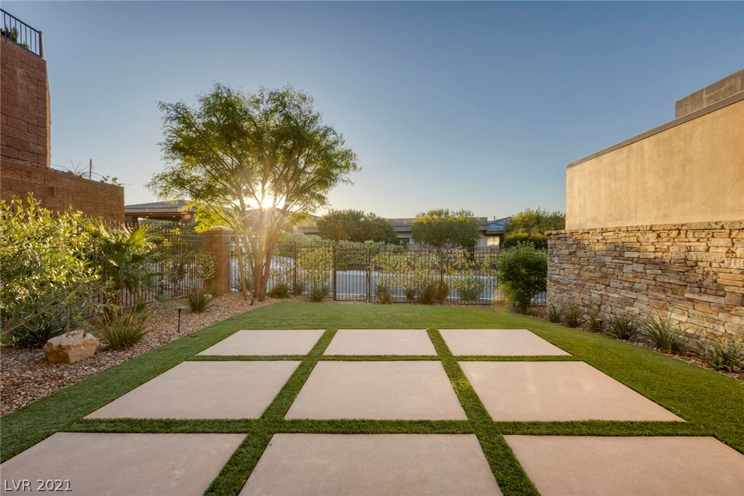 675 Scenic Rim Drive Henderson, NV 89012 - Photo 18 of 44