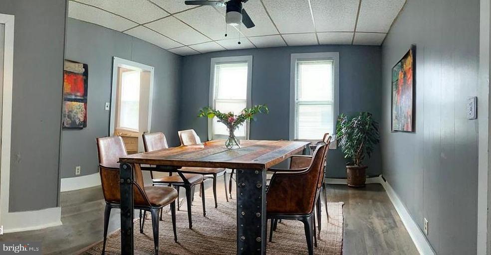 822 Columbus Road Burlington, NJ 08016 - Photo 14 of 32 a view of a dining room with furniture and window