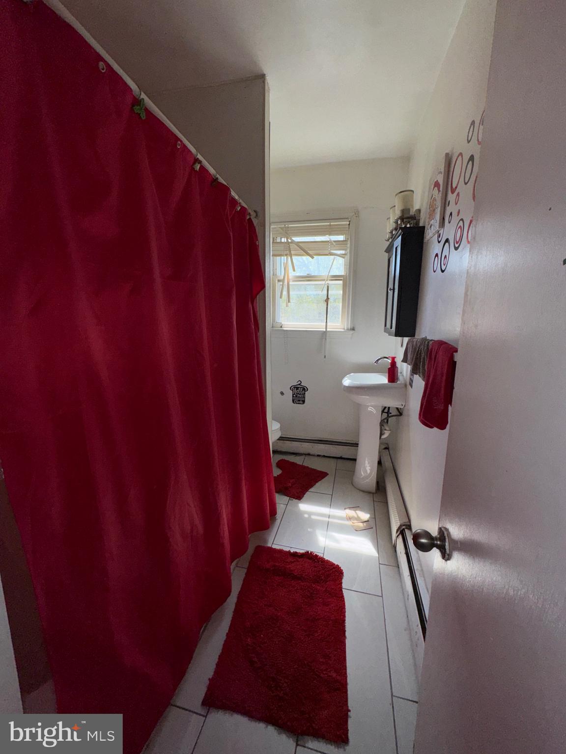 822 Columbus Road Burlington, NJ 08016 - Photo 21 of 32 a bedroom with a bed and a window