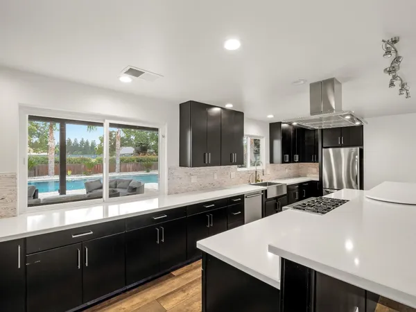 $1,225,000 | 9226 North Fowler Avenue, Clovis, CA 93619