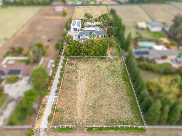 $1,225,000 | 9226 North Fowler Avenue, Clovis, CA 93619