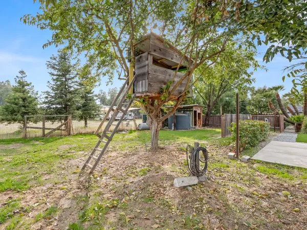 $1,225,000 | 9226 North Fowler Avenue, Clovis, CA 93619