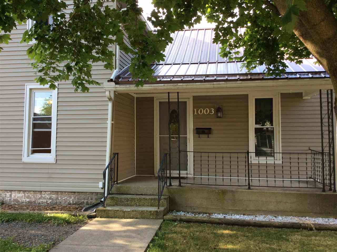 1003 Adams Street Decatur, IN 46733 - Photo 2 of 17