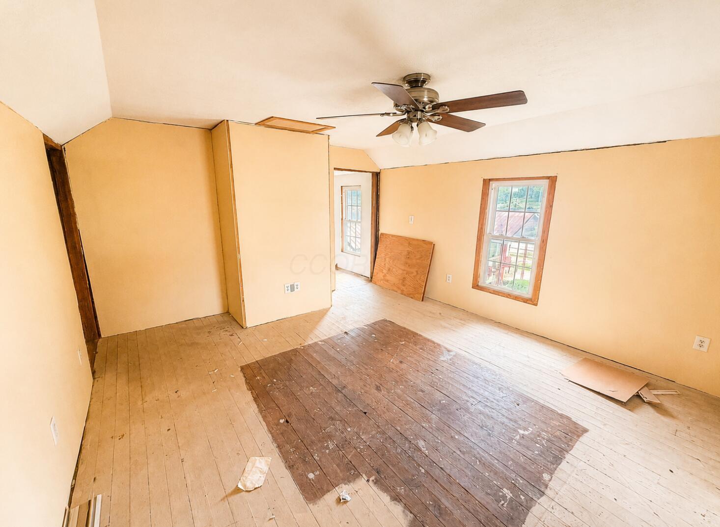 406 Lancaster Pike Circleville, OH 43113 - Photo 13 of 20