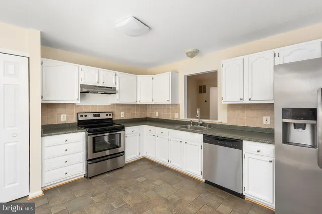 $424,900 | 409 Waters Cove Court, Stafford, VA 22554