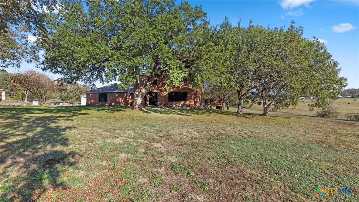 501 Rudeloff Road Seguin, TX 78155 - Photo 3 of 40