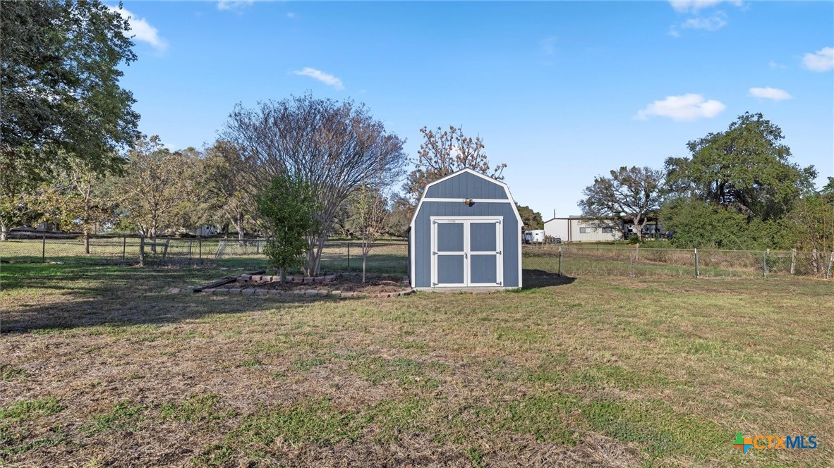 501 Rudeloff Road Seguin, TX 78155 - Photo 7 of 40