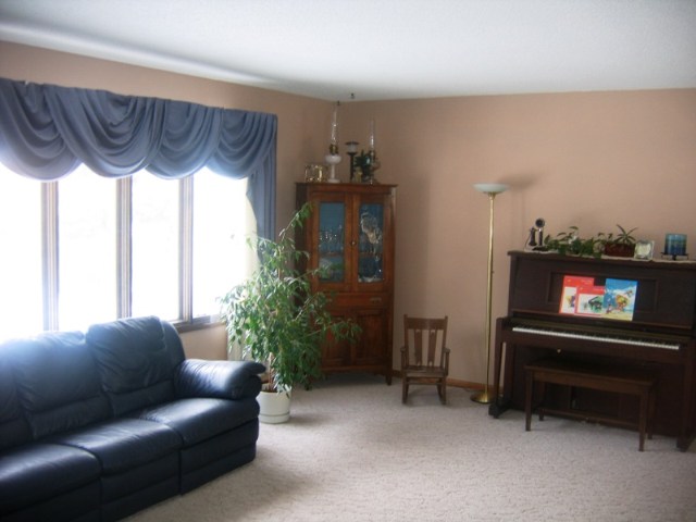 5416 West Arrowhead Road Hermantown, MN 55811 - Photo 3 of 7 Gallery Image 3