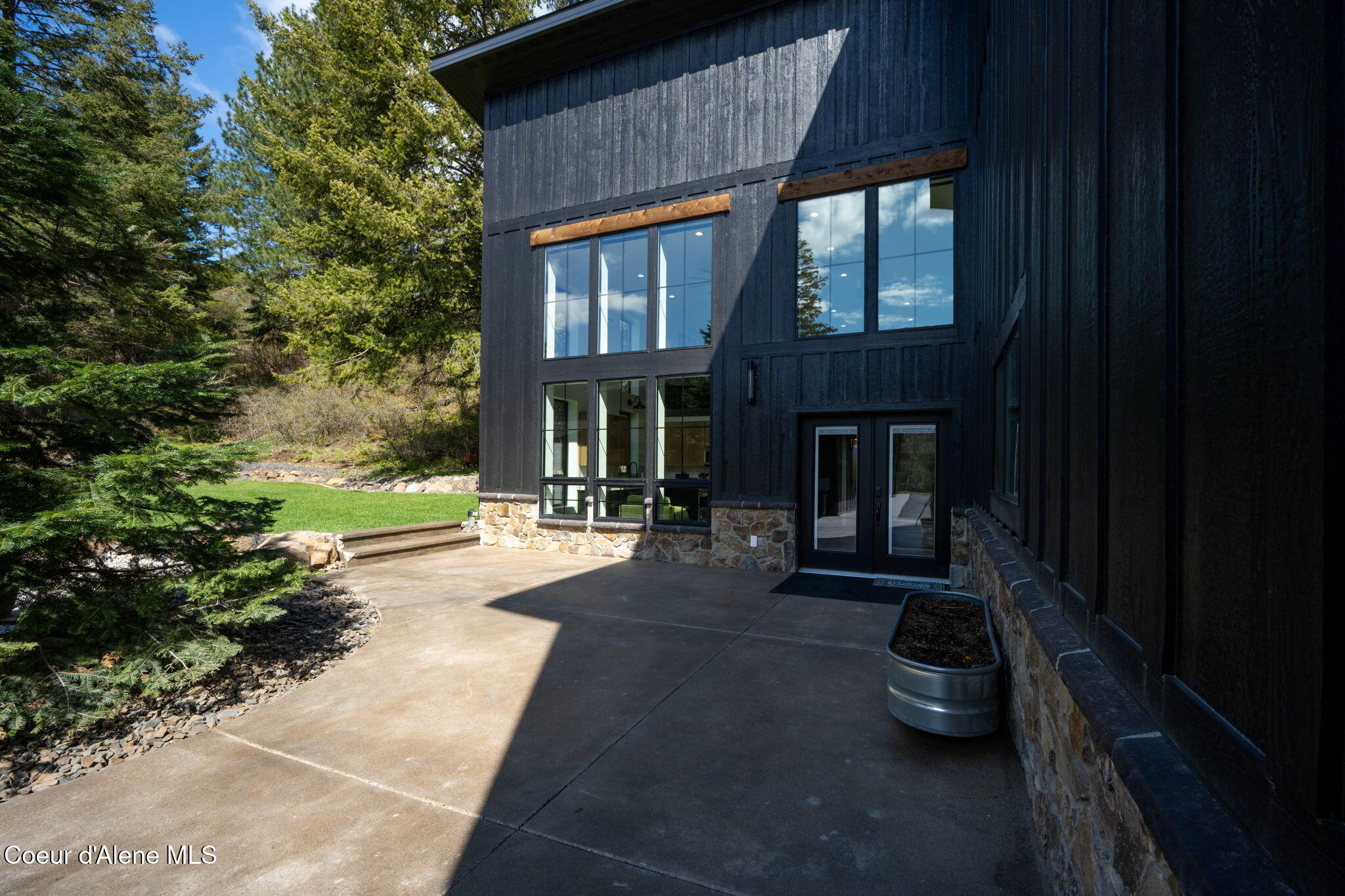 6799 East Shiras Road Coeur D'Alene, ID 83814 - Photo 77 of 98 Patio