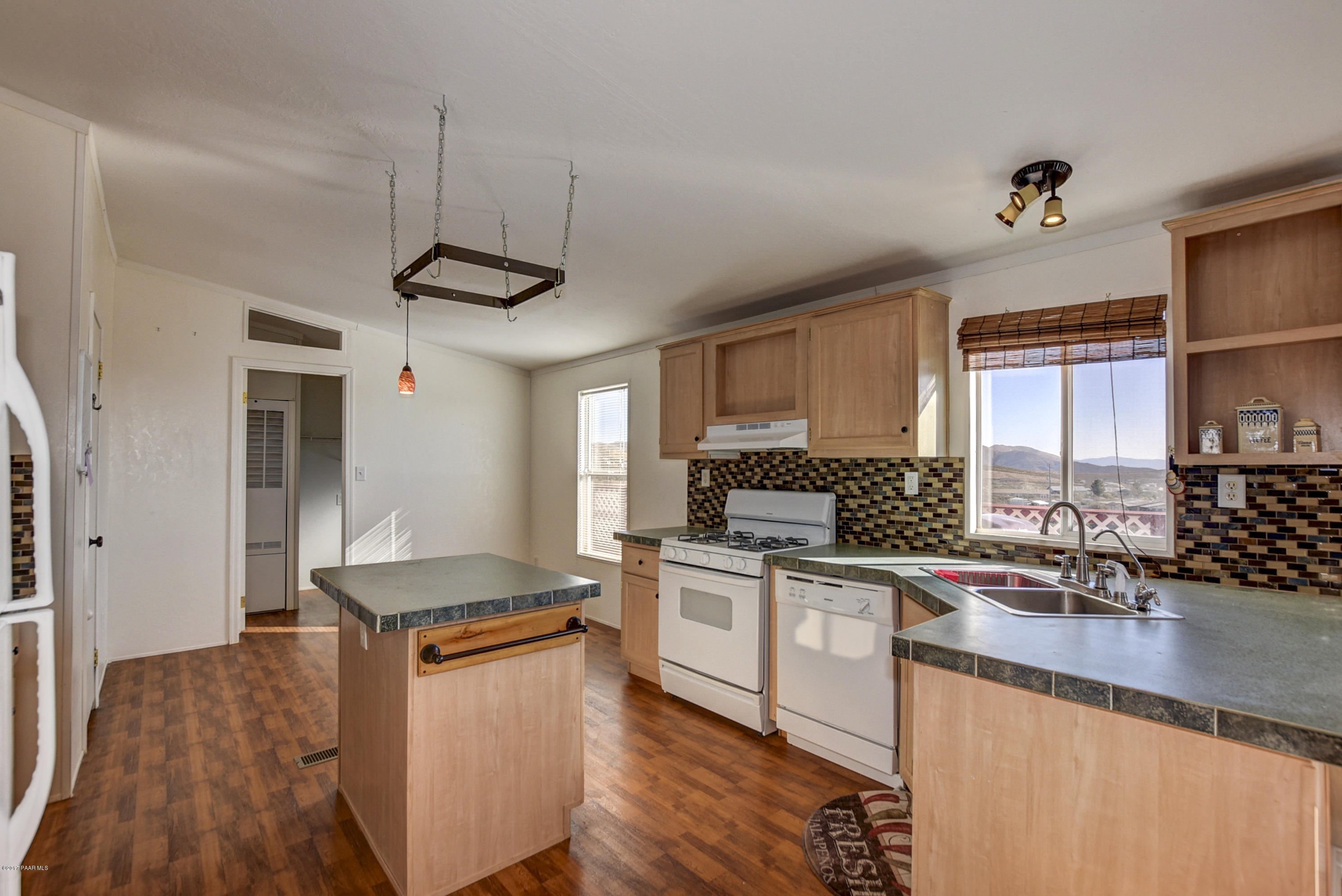 17155 East Roper Way Dewey, AZ 86327 - Photo 10 of 26 Kitchen 2