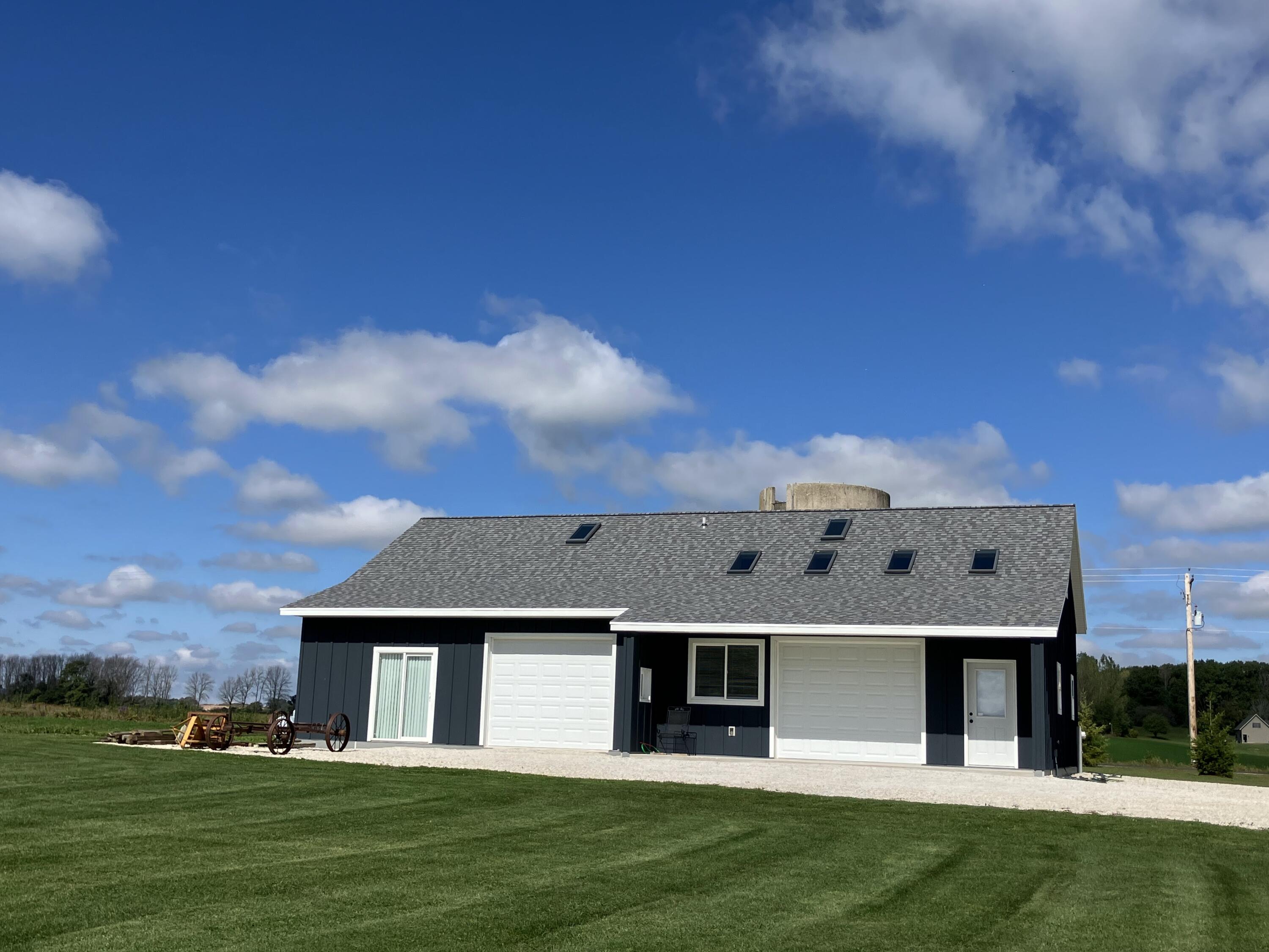 9207 Middle Road Manitowoc Rapids, WI 54220 - Photo 2 of 33 IMG_5952_Original