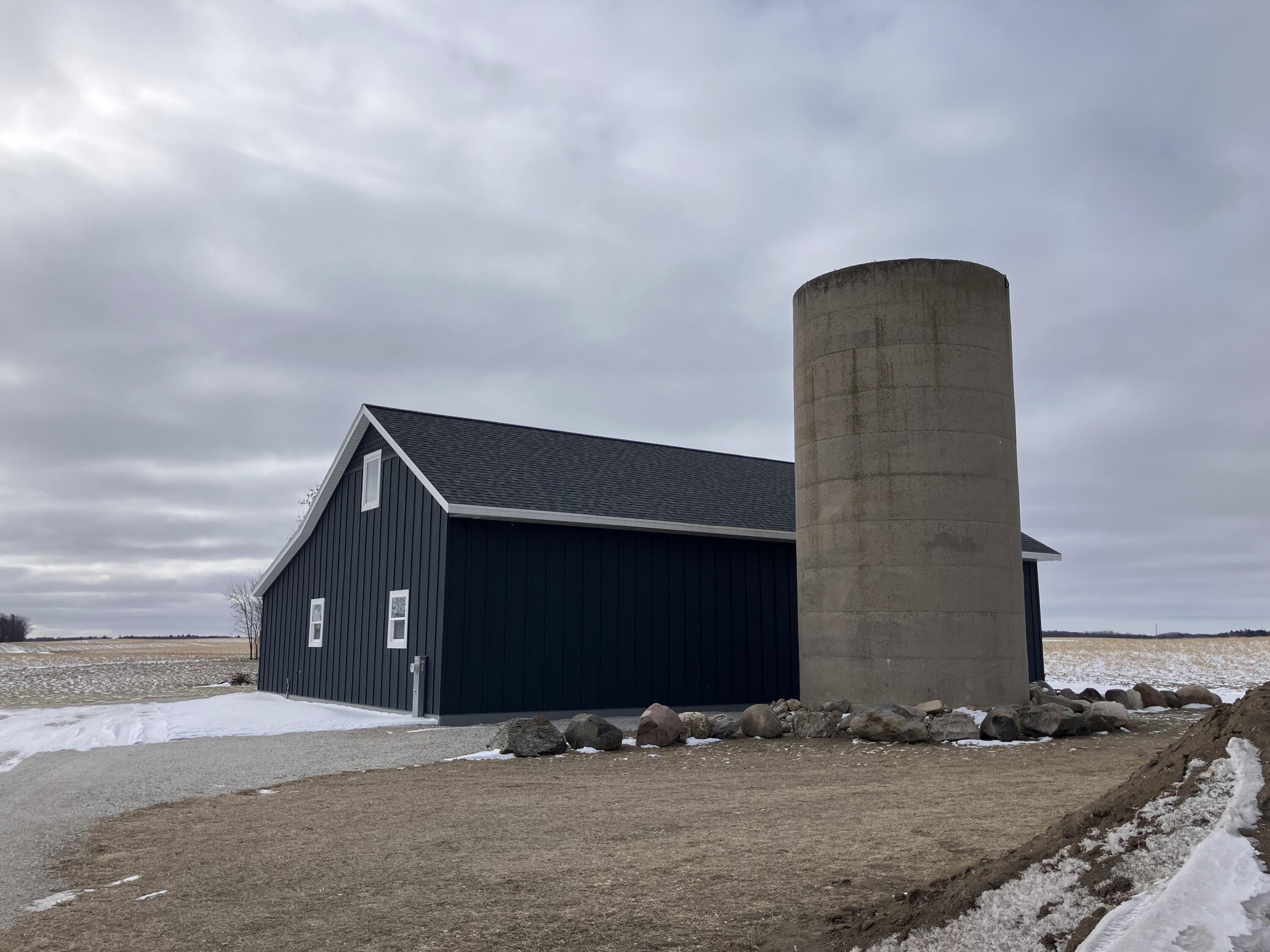 9207 Middle Road Manitowoc Rapids, WI 54220 - Photo 6 of 33 IMG_6844_Original