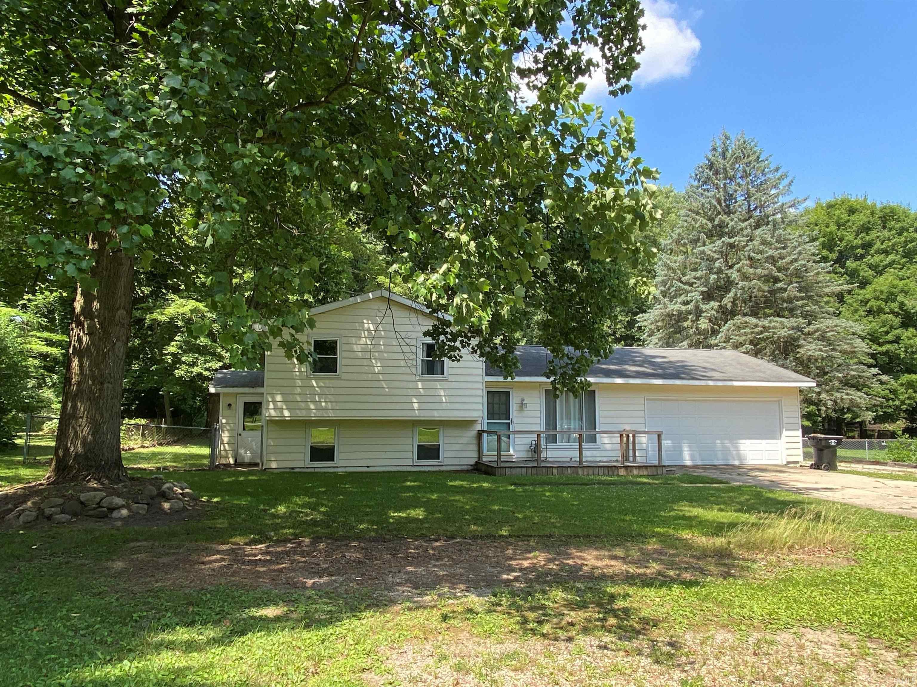 55327 Timothy Road New Carlisle, IN 46552 - Photo 4 of 29