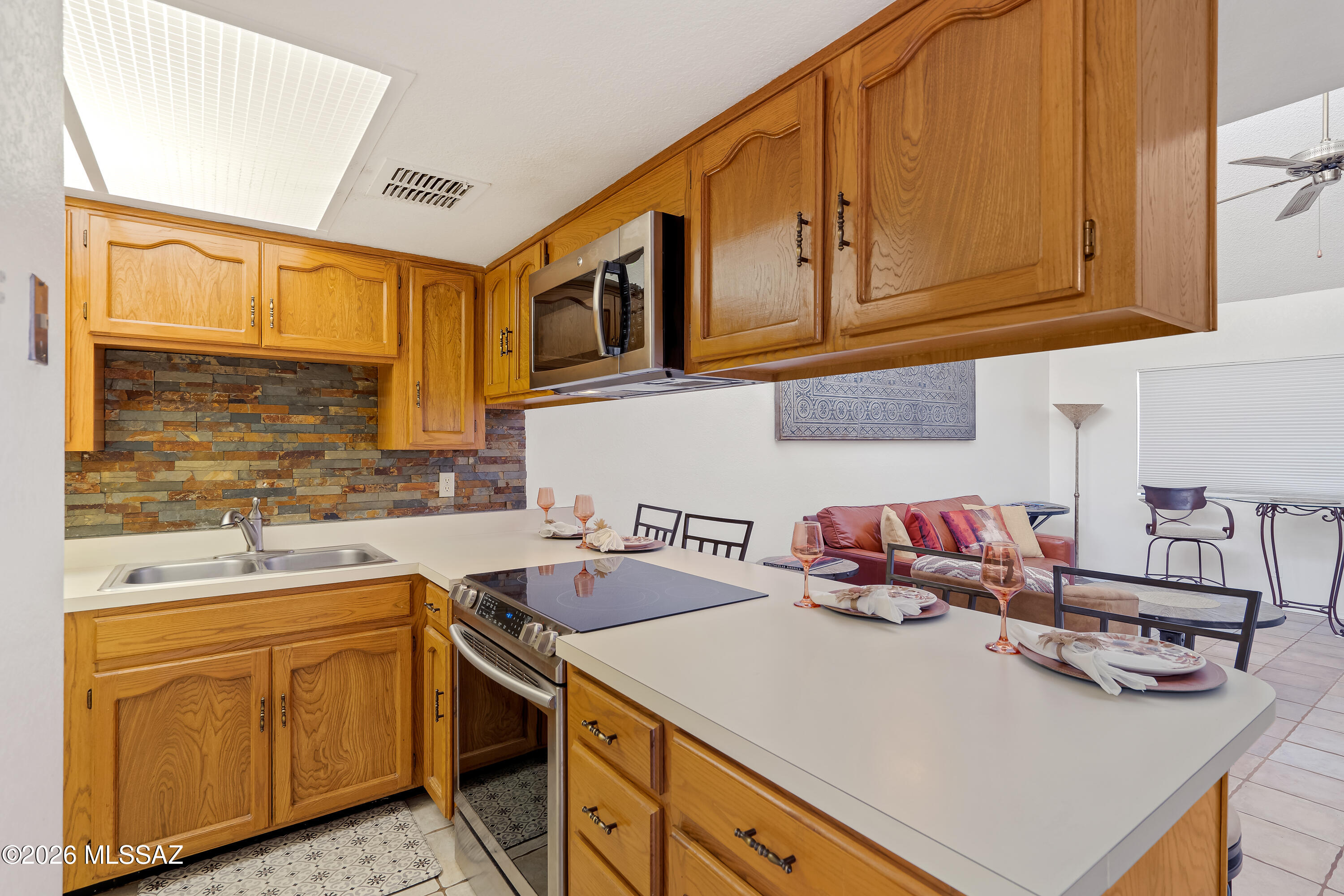 1200 East River Road, Unit K144 Tucson, AZ 85718 - Photo 10 of 22 2 Interiors-6