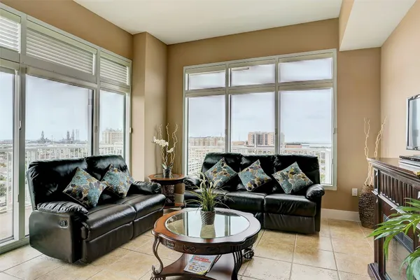 $3,999 | 500 Seawall Boulevard, Unit 1101, Galveston, TX 77550