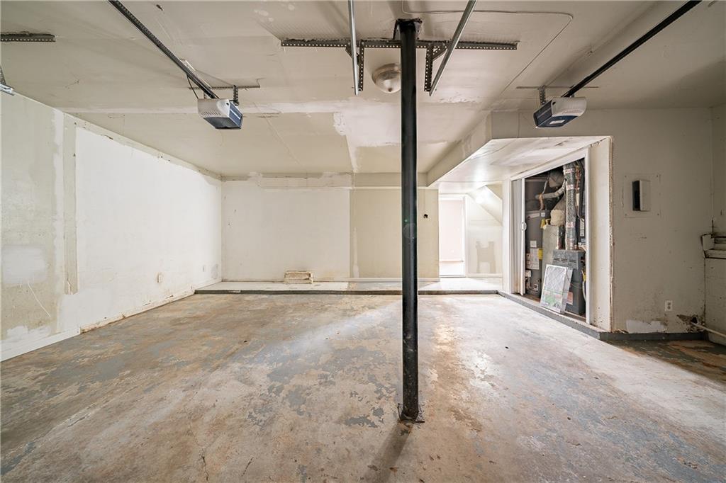 5175 Walker Road Stone Mountain, GA 30088 - Photo 28 of 37 a view of an empty room