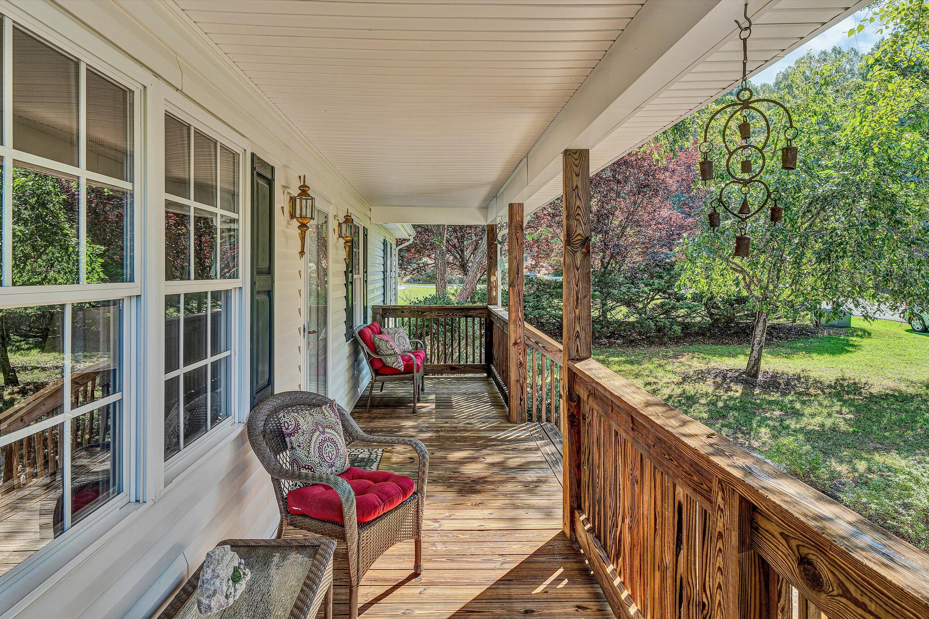 801 Indian Ridge Drive Moneta, VA 24121 - Photo 7 of 36 a balcony with hardwood