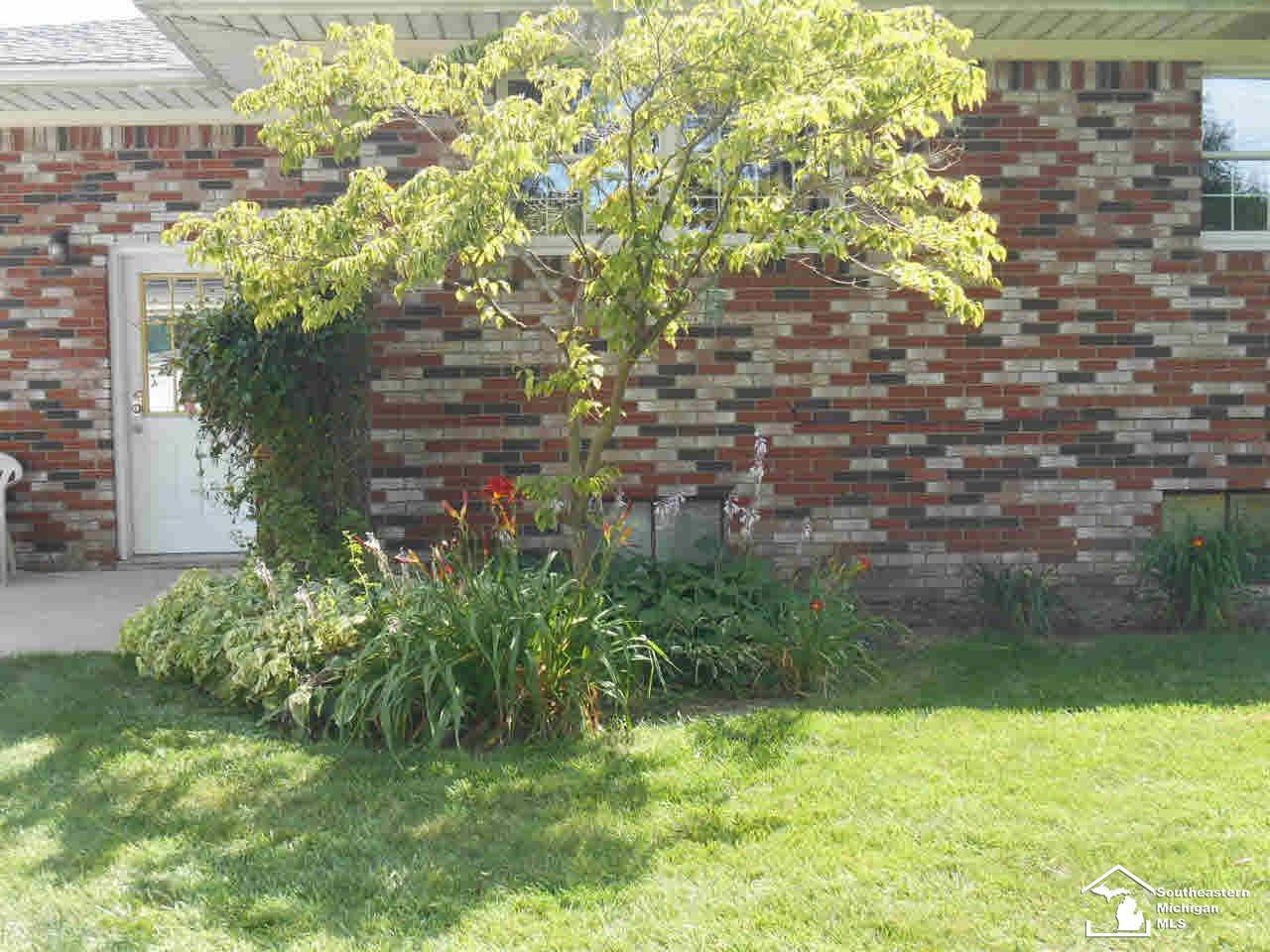 5730 East Dunbar Road Monroe, MI 48161 - Photo 15 of 17 20445037-14.JPG