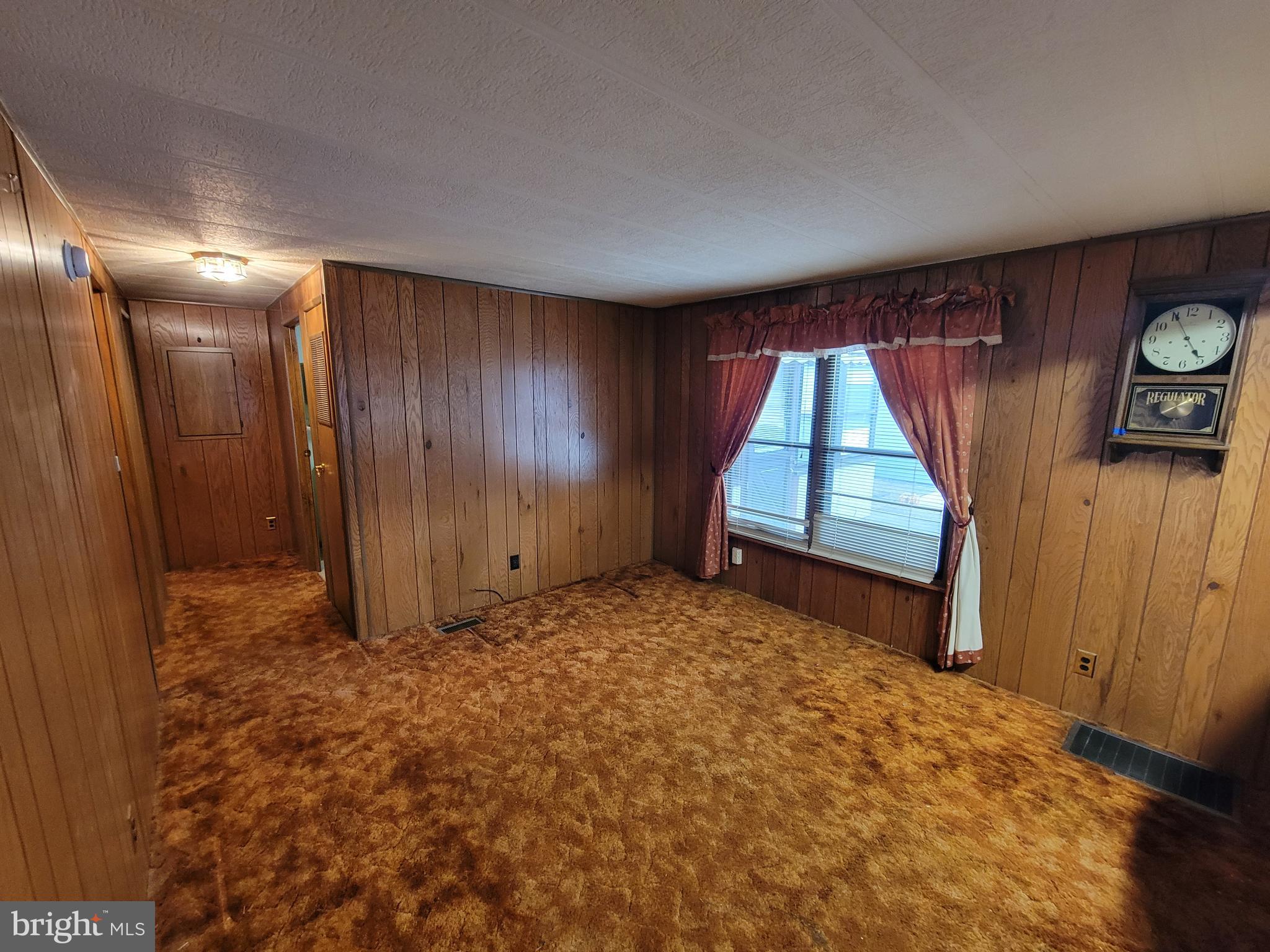 33 Skyline Drive Sicklerville, NJ 08081 - Photo 13 of 40 BREAKFAST NOOK