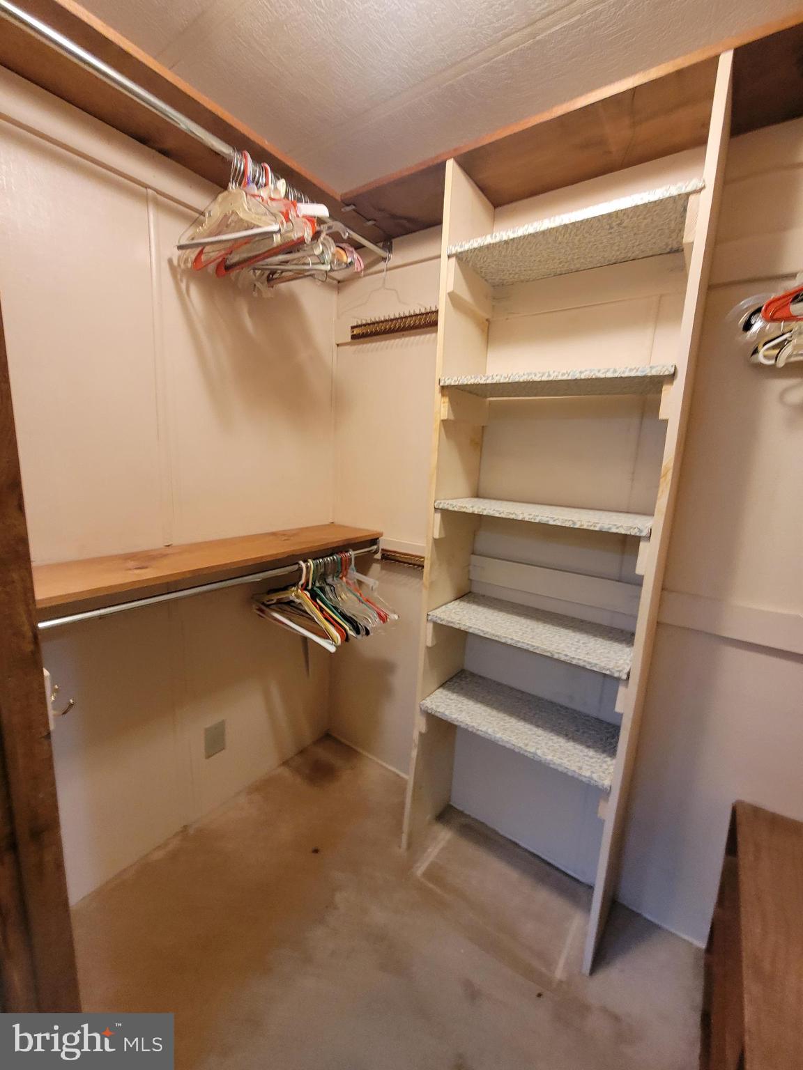 33 Skyline Drive Sicklerville, NJ 08081 - Photo 21 of 40 WALK IN CLOSET